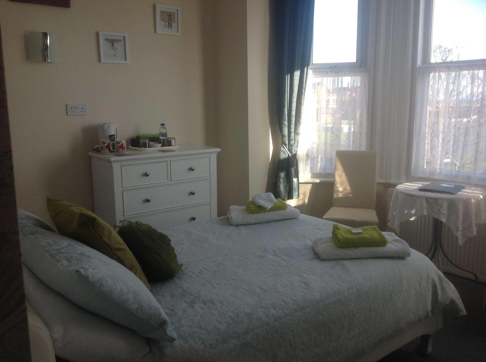 Cleasewood Guest House 그레이트야머스 외부 사진